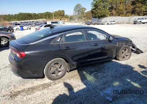 2021 Kia K5 Lxs z USA, uszkodzony, nr VIN 5XXG14J27MG058016